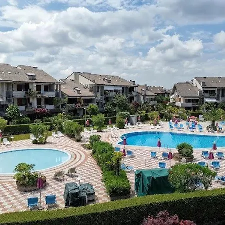 The - Private Garden And Pool 아파트