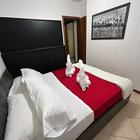 Apartamento Pegasus - Private Garden And Pool Desenzano del Garda