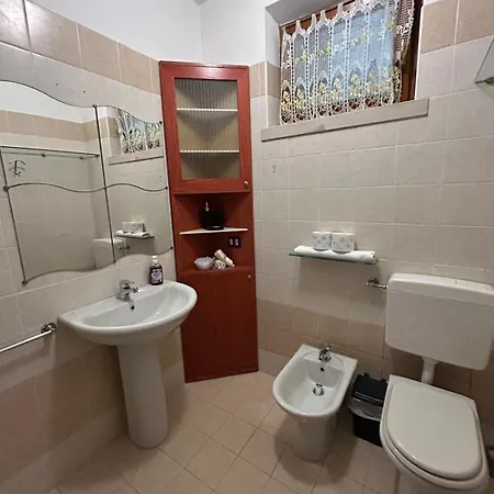 Apartamento Pegasus - Private Garden And Pool Desenzano del Garda