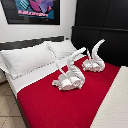 Apartamento Pegasus - Private Garden And Pool Desenzano del Garda